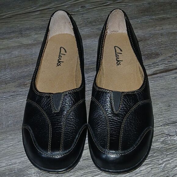 Clarks 84668 Black Pebbled Leather Slip-On Casual Cushioned Loafer  Sz 7 EUC - Picture 1 of 7